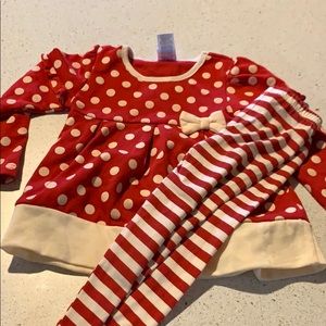 Nannette Christmas outfit